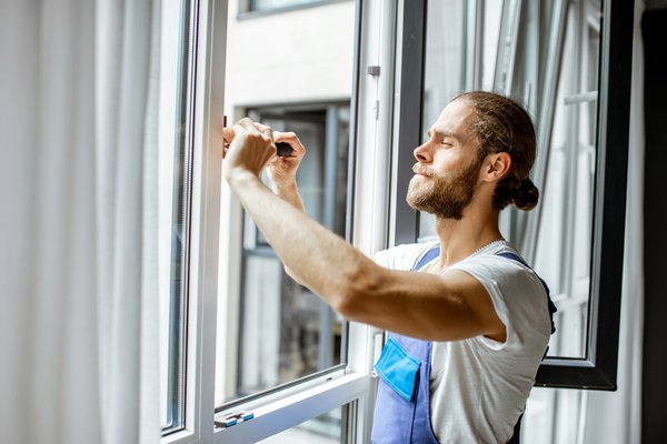 Prix pose fenêtre : tout ce qu'il faut savoir en un coup d'œil