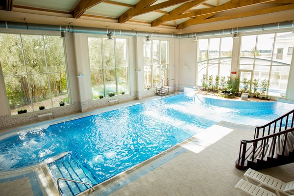 Le guide ultime pour choisir votre abri piscine idéal