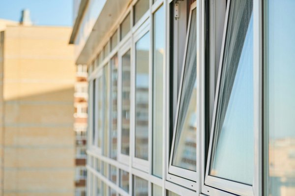 Les avantages insoupçonnés de la fenêtre pvc blanc
