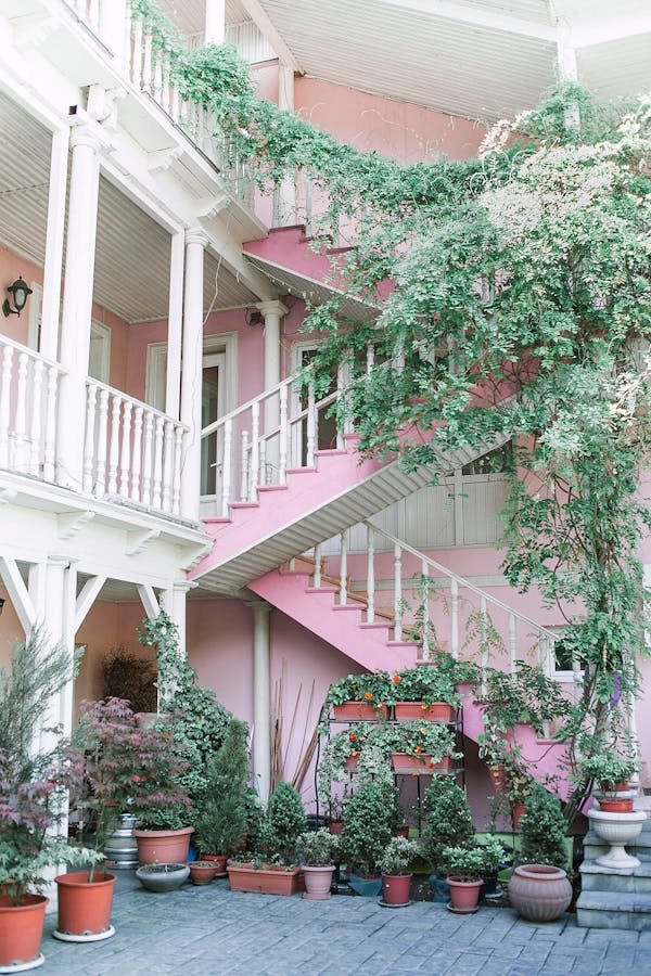 Boostez le style de votre extérieur avec la rénovation d'escalier